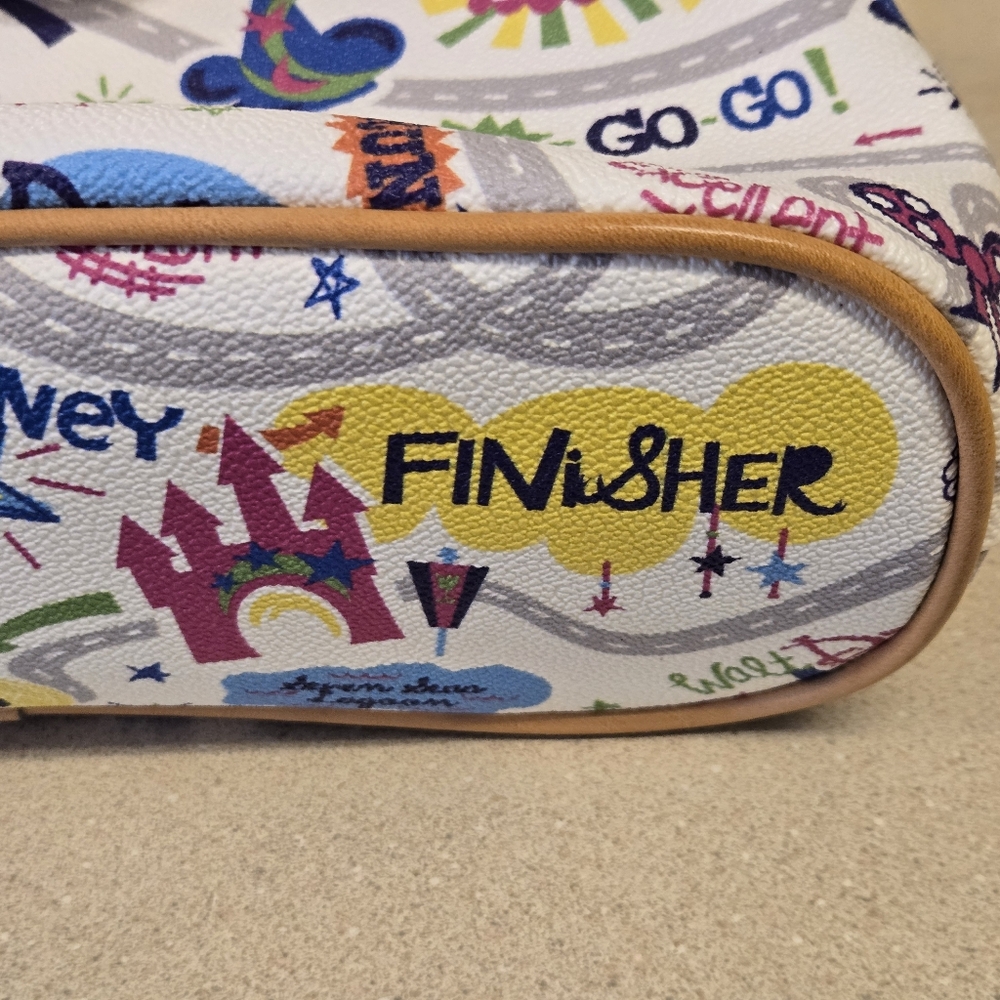 Run Disney Dooney & Bourke 2014 Walt Disney World Marathon Crossbody Purse Nwt - Picture 4 of 16